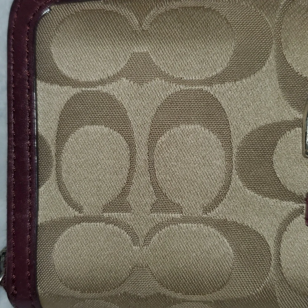 Coach Signature Campbell Buckle Accordion Zip Around Wallet